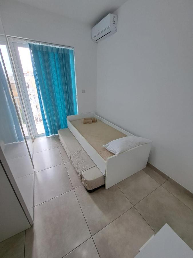 Modern Apartment In Gzira Экстерьер фото